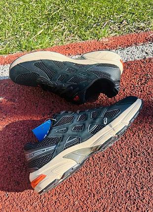 Кроссовки asics