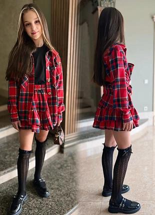 Стильный костюм для девочки: рубашка и юбка