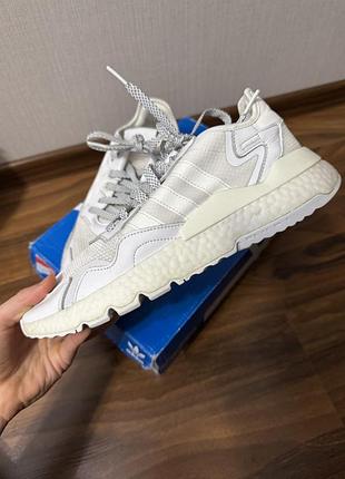 Кроссовки adidas nite gogger triple white