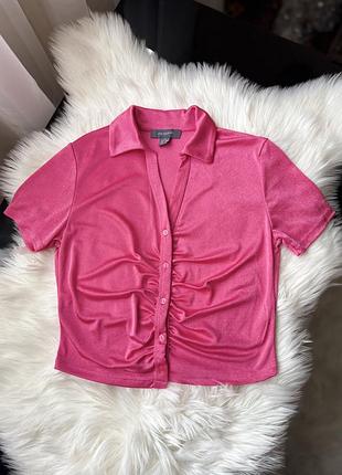 Яркая футболка, топ, блуза