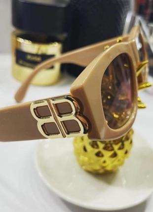 Очки в стиле balmain