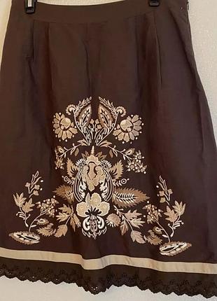 Юбка ann taylor loft из льняной смеси коричневого цвета с вышивкой(размер 38)