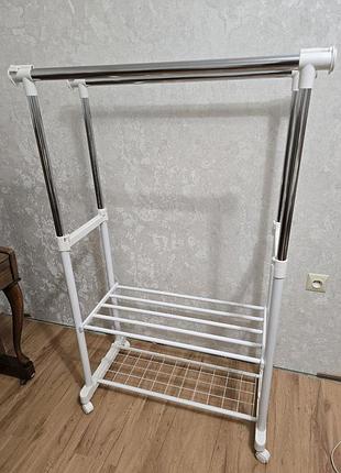 Стійку для одягу