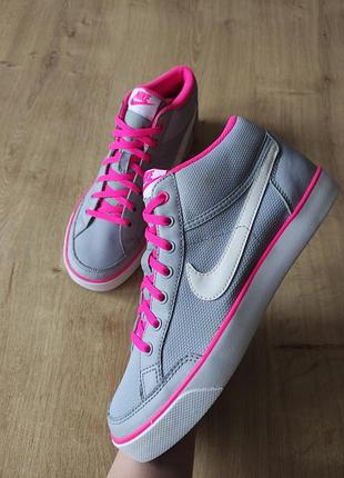 Классные  женские кроссовки  nike, оригинал, р. 38