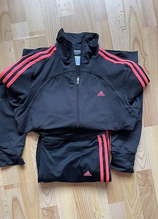 Спортивный костюм adidas
