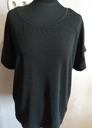 Футболка великого розміру.