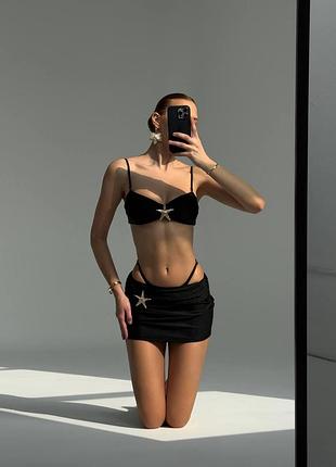 Женский купальник соблазнительный очень красиво сидит на теле подчеркивает фигуру красивый