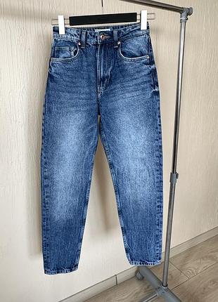 Джинсы мом, джинсы bershka, джинсы xs размер, стильные джинсы