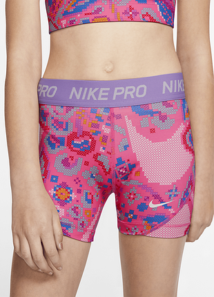 Подростковые шорты на девочку nike youth pro printed shorts hyper pink space purple