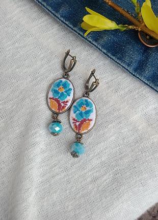 Серьги с микровышивкой