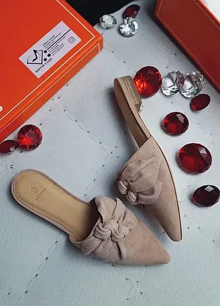 Bill blass оригінал бежеві замшеві мюлі