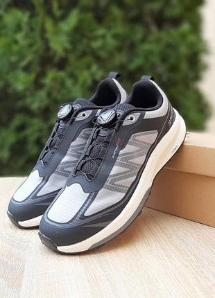 Мужские качественные и стильные кроссовки salomon sensifit boa светло серые с черным