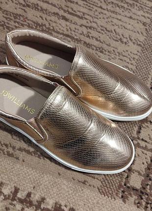 Жіночі макосини, сліпони, туфлі