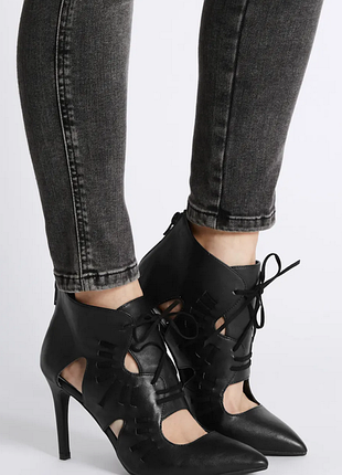 Сапожки женские, черные, "marks &amp; spenser ", size 3 (стелька 23 см ), каблук 9 см.
