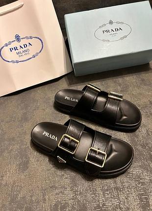Шльопанці prada