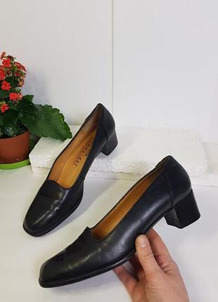 Красивые идеальные базовые качественные легкие классические туфли натуральная кожа schneider 38