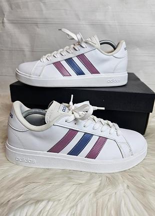 Кросівки adidas 39 розмір