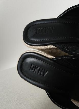 Стильные женские босоножки на танкетке dkny оригинал, черные босоножки dkny, летние сандалии на танкетке5 фото