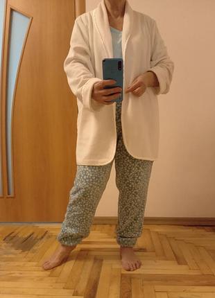 Тепла гарна піжама три речі костюм для дома і сна розмір 20-22