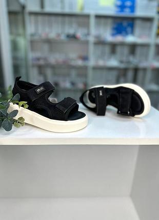 Босоножки детские 2