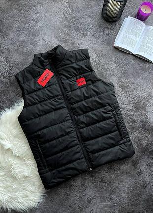 Жилетка  hugo boss 📌