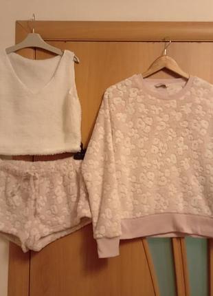 Чудова тепла піжама три речі костюм для дома і сна розмір 10