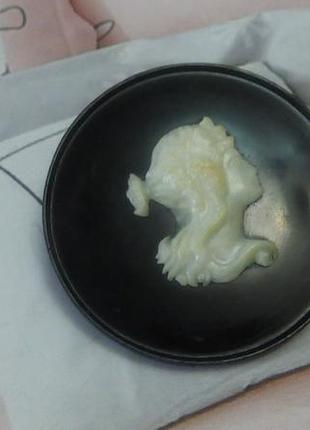 Брошка "камея" європа. 2