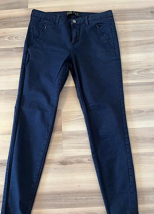 Джинси скіні