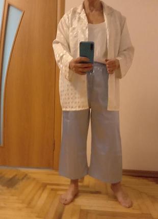 Гарненька піжама три речі костюм для дома і сна розмір 16-18