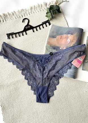 Трусики с изящными детпламя и шикарным кружевом от hunkemoller на бедра 129-134 см