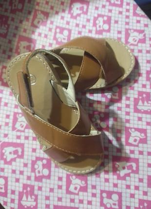 Босоножки детские 2