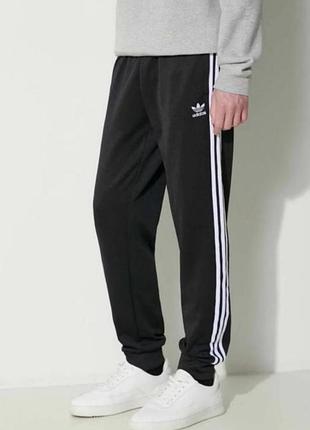 Спортивні штани adidas з лампасами 
original