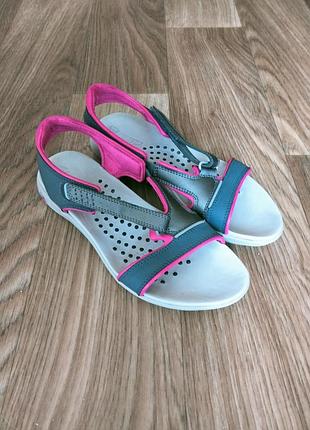 Босоніжки сандалі clarks uk 5