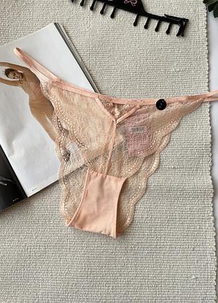 Прозрачные невесомые трусики из хрупкого кружева hunkemoller