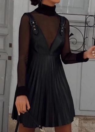 Кожаный сарафан в складку в стиле zara