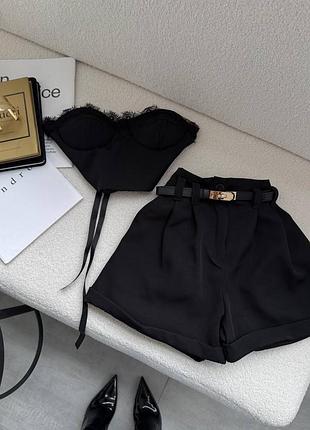 Костюм топ с чашками и шорты белый и черный