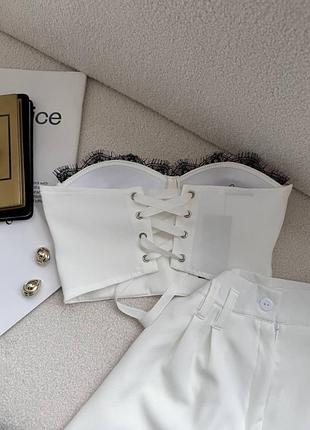 Костюм топ с чашками и шорты белый и черный