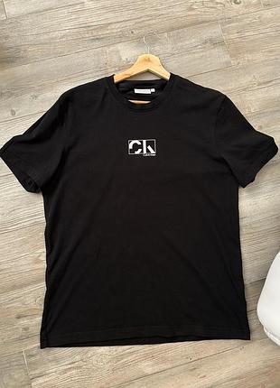 Новая мужская футболка calvin klein