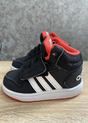Дитячі кросівки adidas