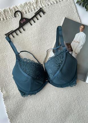 70f / 32e бюстгальтер з портупеями покритий сіточкою та мереживом hunkemoller