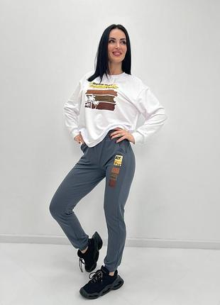 Трикотажный костюм с принтом