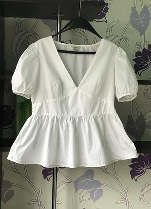 Хлопковая блузка с декольте