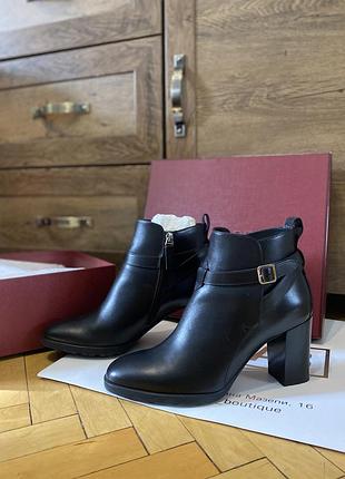 Ботильоны бренда bally