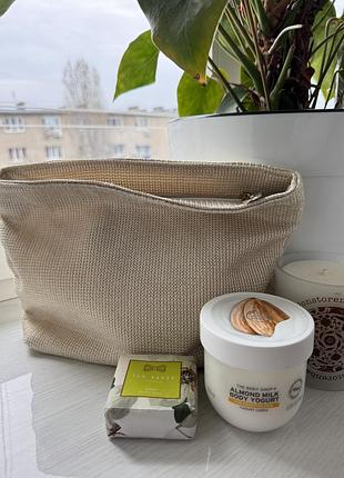 Продам в наборе крем для тела the body shop