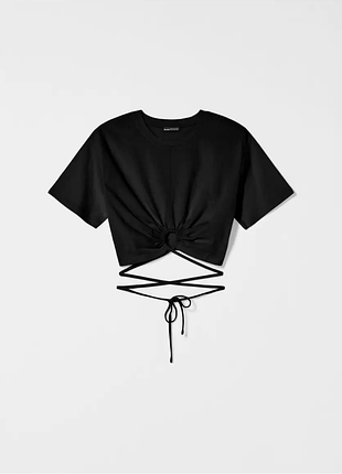 Черная укороченная футболка с завязками от bershka
