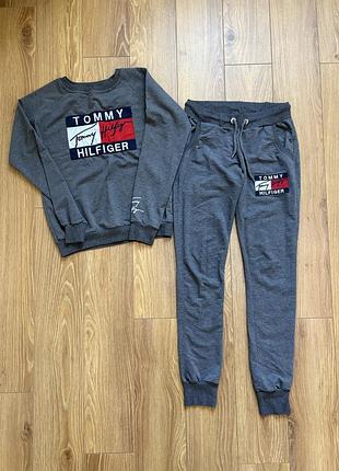 Tommy hilfiger продам костюм