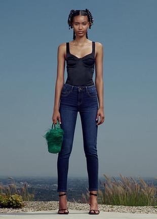 Zara вузькі джинси сині з середньою посадкою оригінал з іспанії