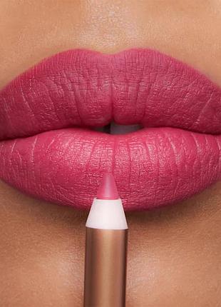 Ярко-розовый карандаш для губ charlotte tilbury lip cheat transfer resistant lip pencil