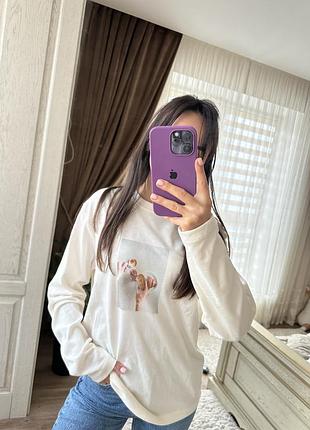 Лонгслив с круассаном zara