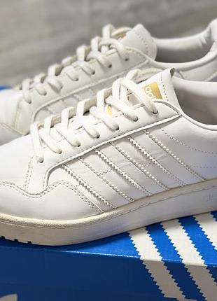 Кроссовки adidas